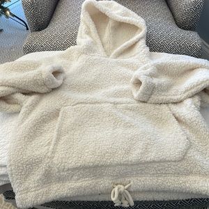 American Eagle hooded puffer